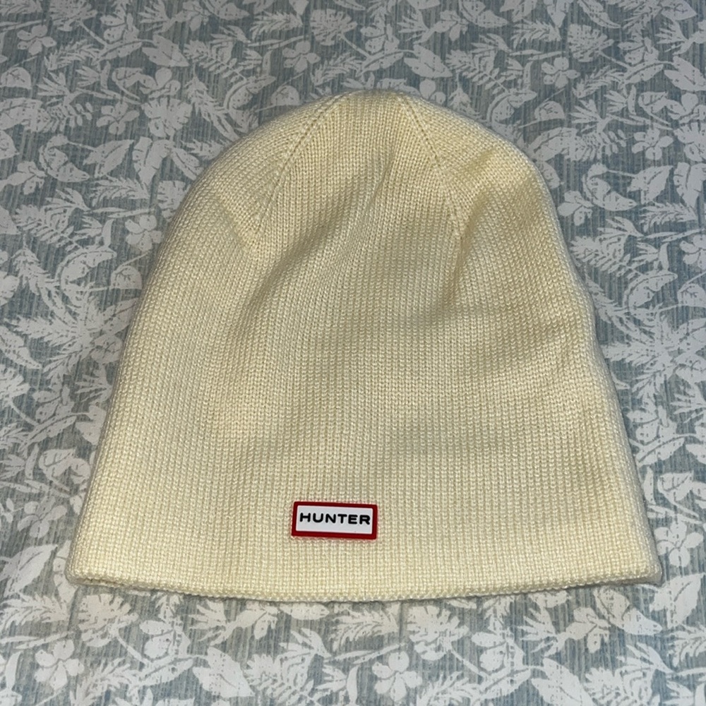 White Women’s Hunter beanie hat